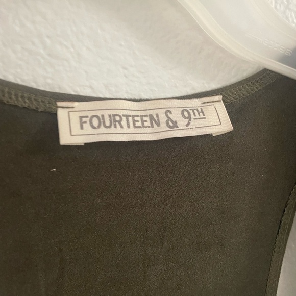 Festival Fourteen and 9th Fringe Sleeveless Vest Olive Faux Suede Size Large - Picture 6 of 7